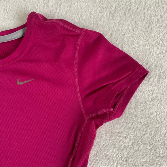 Nike Dri-Fit T-Shirt Fuchsia - Picture 3 of 5